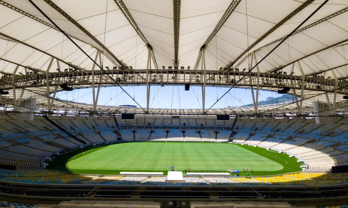 Vasco e Cruzeiro se enfrentam no Maracanã, com ingressos já esgotados