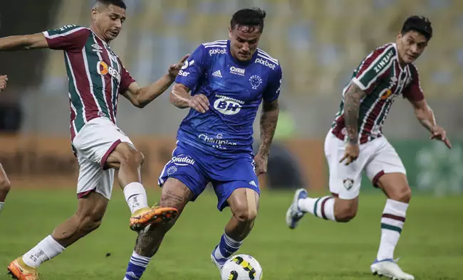 Ainda dá? Para Rômulo, valentia do Cruzeiro com um a menos fez diferença