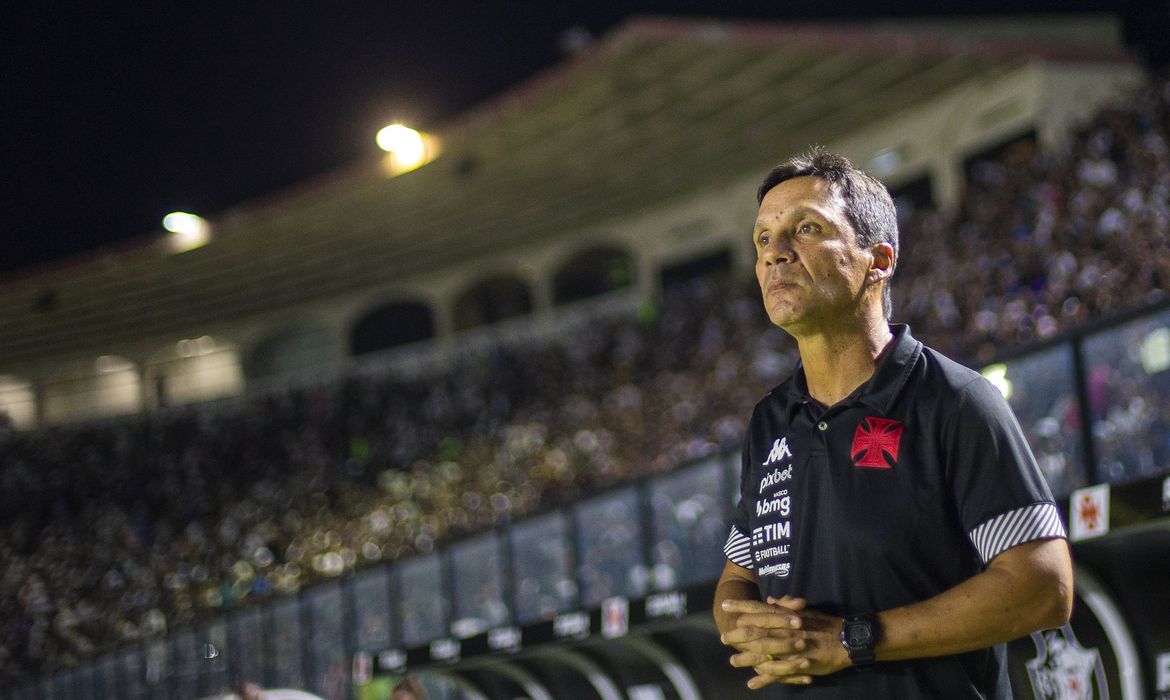 Zé Ricardo pede demissão e deixa comando técnico do Vasco