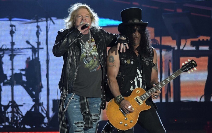 Guns N’ Roses emociona ao tocar “Street of Dreams” pela primeira vez em 10 anos; vídeo