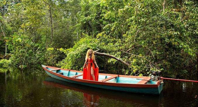 Após internação, Joelma lança música gravada na Amazônia