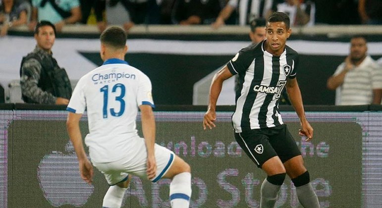 Botafogo volta a zona de rebaixamento do Campeonato Brasileiro após mais de 400 dias