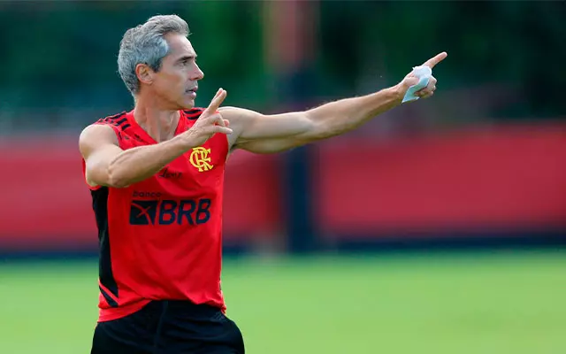 Paulo Sousa define time titular do Flamengo neste sábado