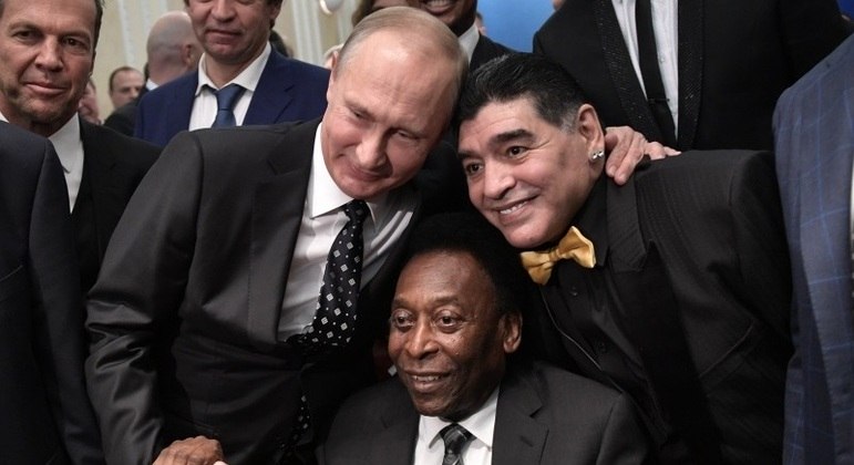 Pelé faz apelo a Vladimir Putin e pede fim à invasão à Ucrânia: 'Este conflito é perverso, injustificável'