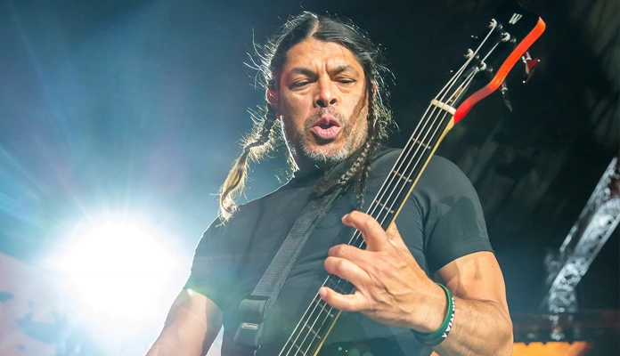 “Mantenha a compostura”: Robert Trujillo revela brigas internas do Metallica e conta como lida com a situação