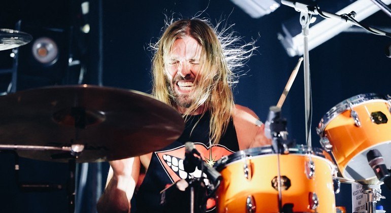 Foo Fighters anuncia shows em homenagem a Taylor Hawkins