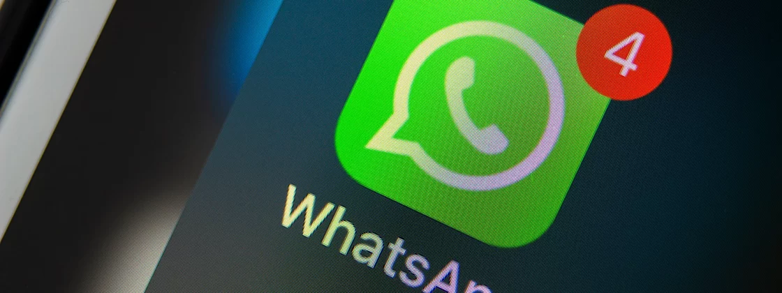 WhatsApp libera reações com qualquer emoji para todos usuários