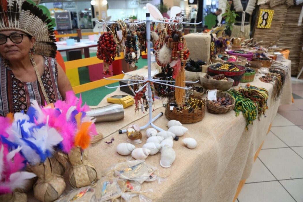 Artesanato ribeirinho e indígena é exposto na maior feira do ramo na América Latina 