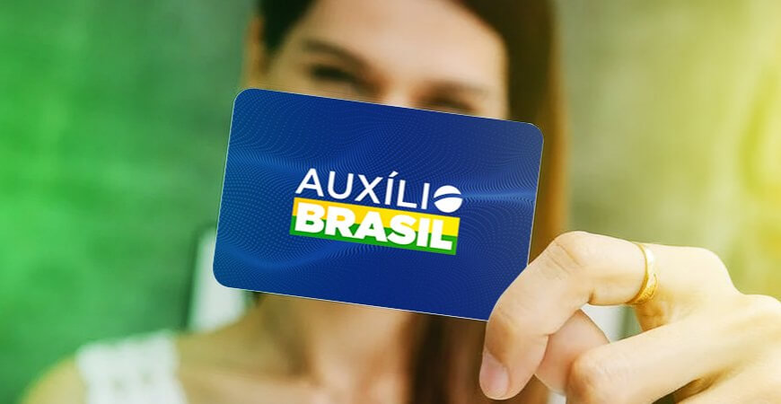 Cartão do Auxílio Brasil começa a ser enviado para beneficiários que entraram no programa em 2021