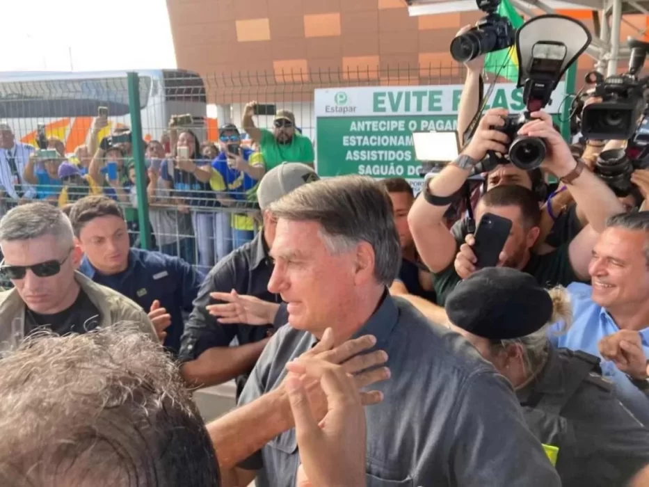 Bolsonaro desembarca em Vitória para cumprir agenda de campanha