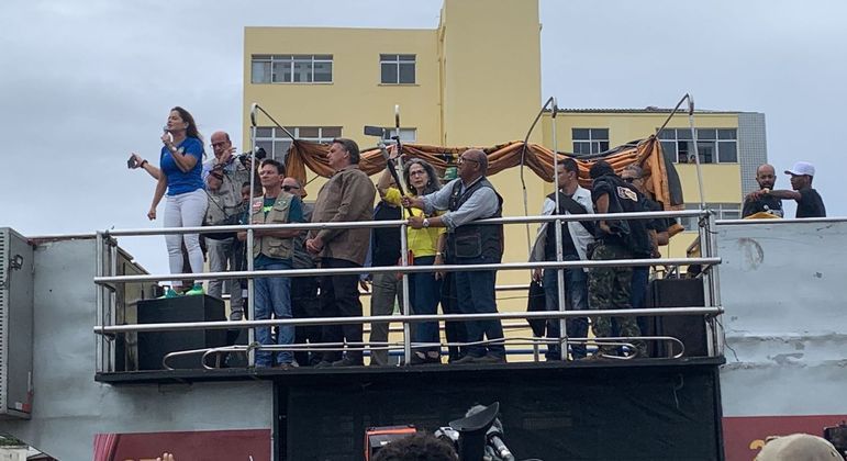 Em Salvador, Bolsonaro participa de motociata e critica governadores