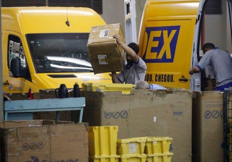 Correios vão fazer leilão de encomendas abandonadas. Veja como participar