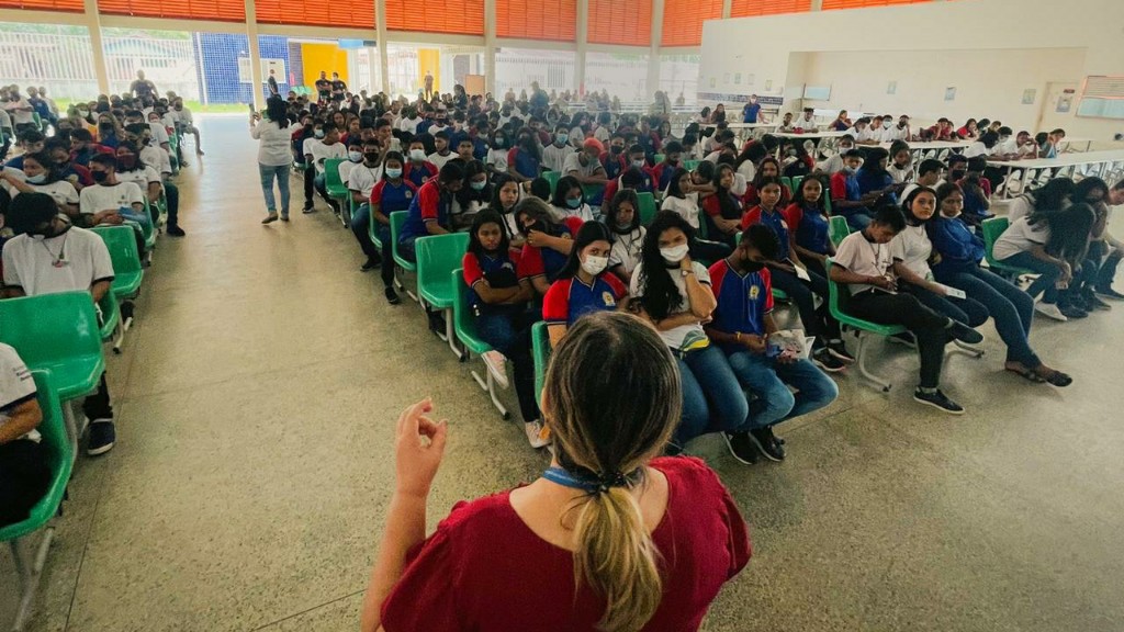 TCE-AM incentiva 8 mil estudantes do Amazonas a fiscalizar gastos públicos