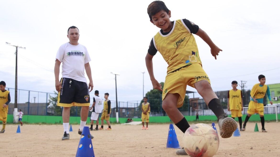 Governo revitaliza espaços esportivos e projetos atendem mais de 1000 crianças em Manaus