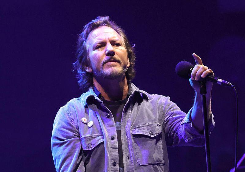 Vocalista do Pearl Jam não aceita violência e expulsa fã durante show