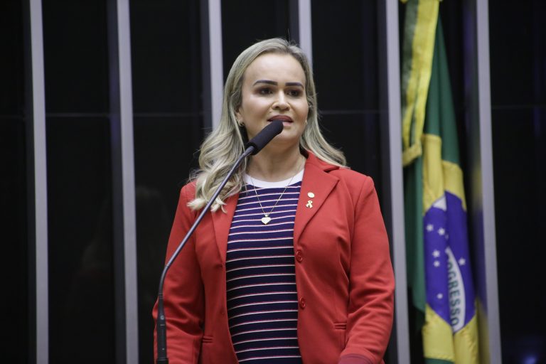 Comissão aprova projeto que aumenta penas para calúnia e difamação contra mulheres