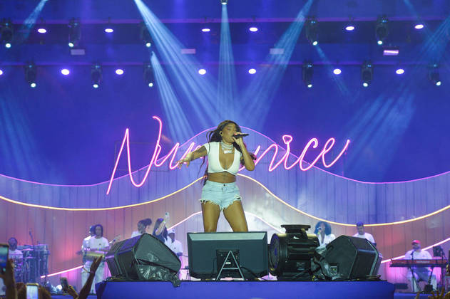 Ludmilla atrai 30 mil e bate recorde com show Numanice' em Salvador