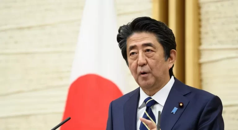 Japão admite 'inegáveis' falhas de segurança na morte de Shinzo Abe