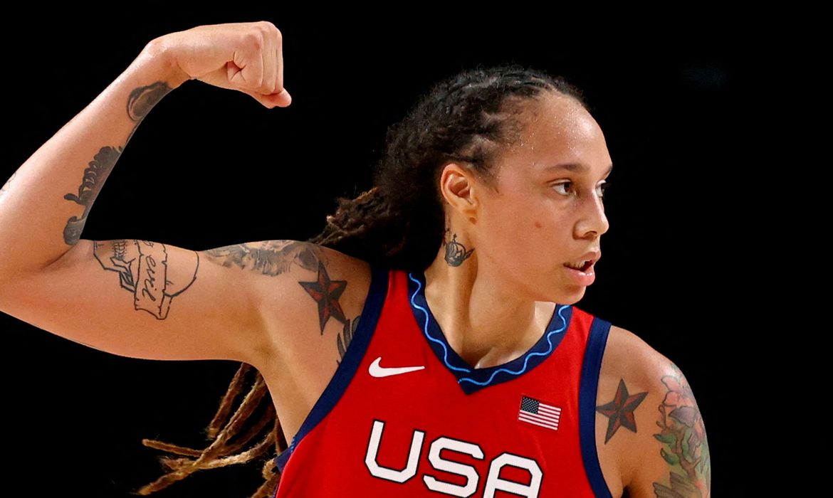 Estrela do basquete, Brittney Griner faz apelo a Biden por liberdade