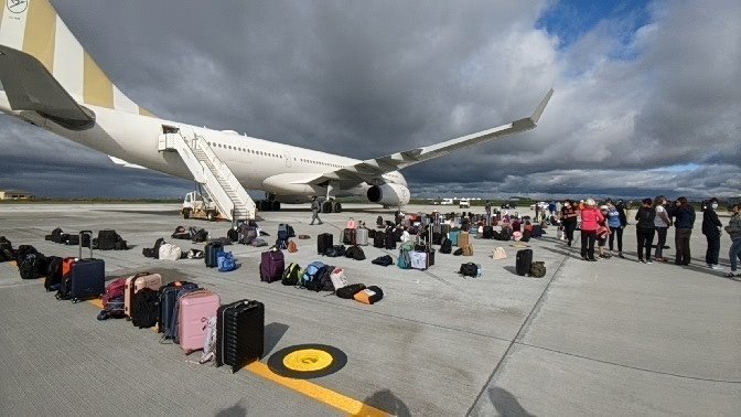 Ameaça de bomba deixada em banheiro de avião desvia voo na Europa 