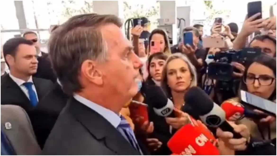 Bolsonaro se irrita com repórter: 'Acabou tua cota de entrevista'