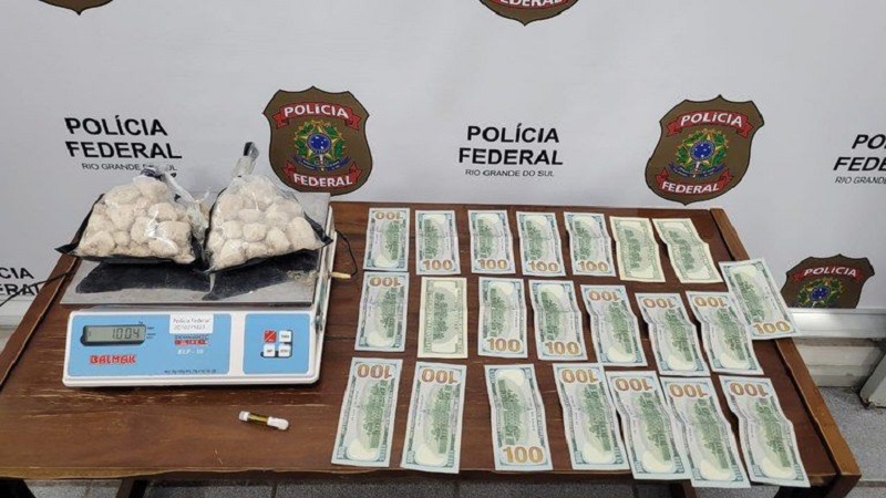 Polícia Federal prende mulher em flagrante por tráfico transnacional de drogas