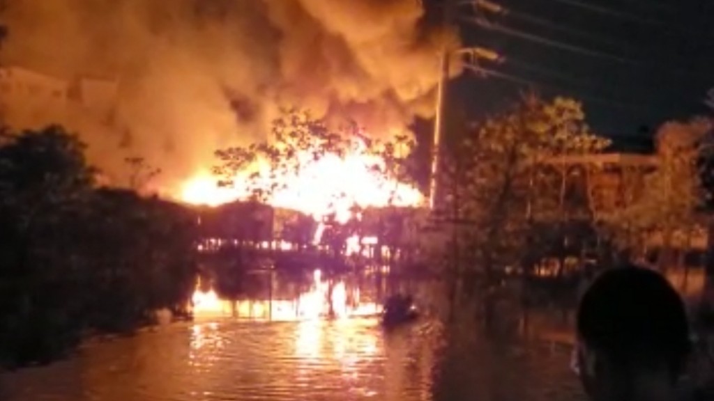 Incêndio destrói casas no bairro São Jorge