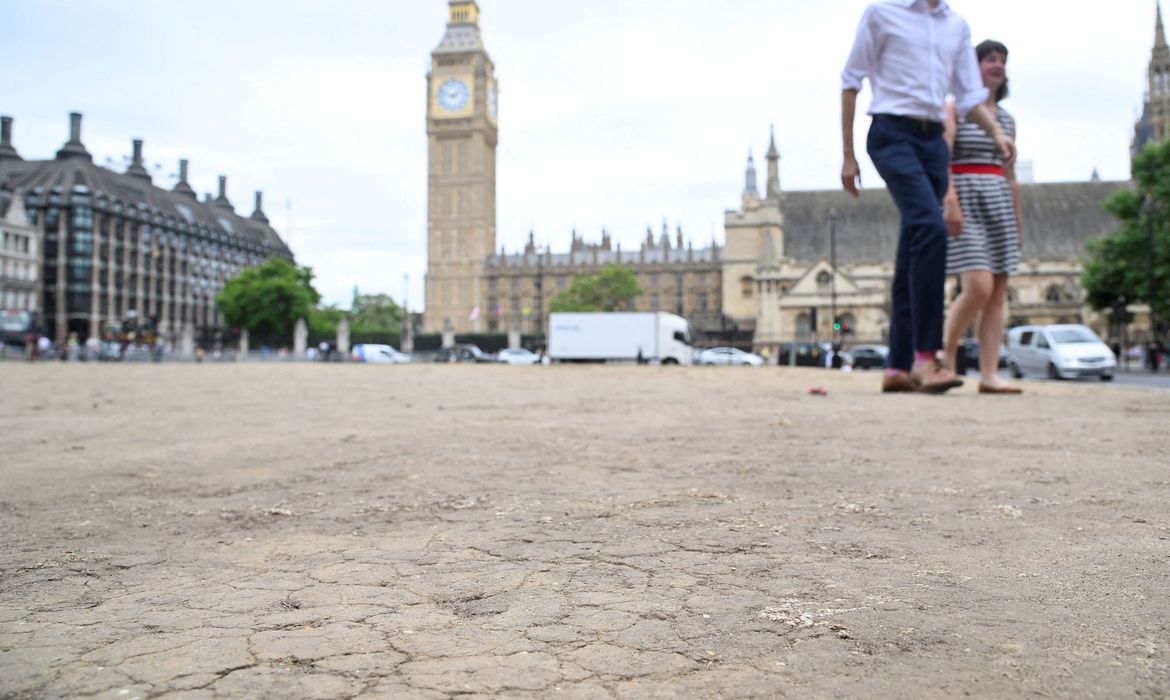 Reino Unido emite primeiro alerta de calor extremo