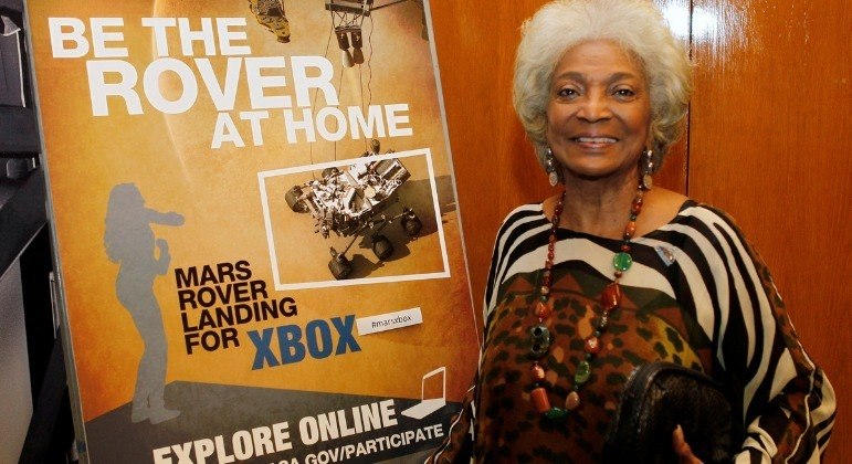 Morre aos 89 anos a atriz Nichelle Nichols, a tenente Uhura do seriado 'Star Trek'