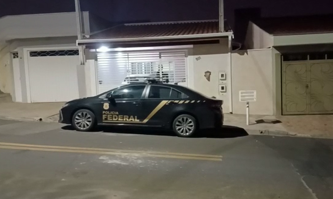 Polícia Federal reprime crime de contrabando de cigarros