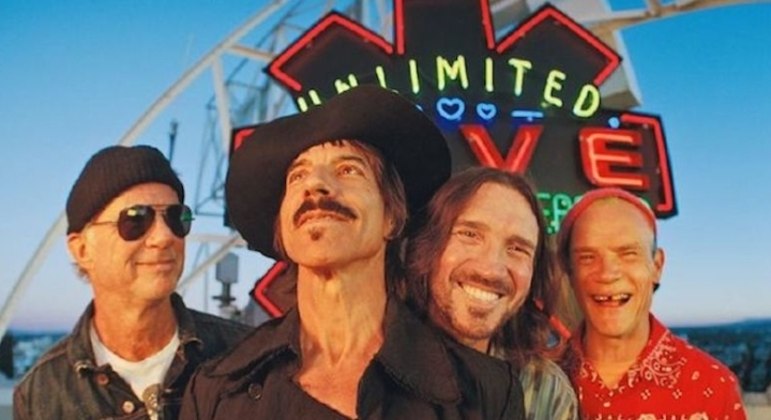 Com Red Hot Chili Peppers e Wet Leg na lista, site elege os melhores álbuns de rock do ano até agora