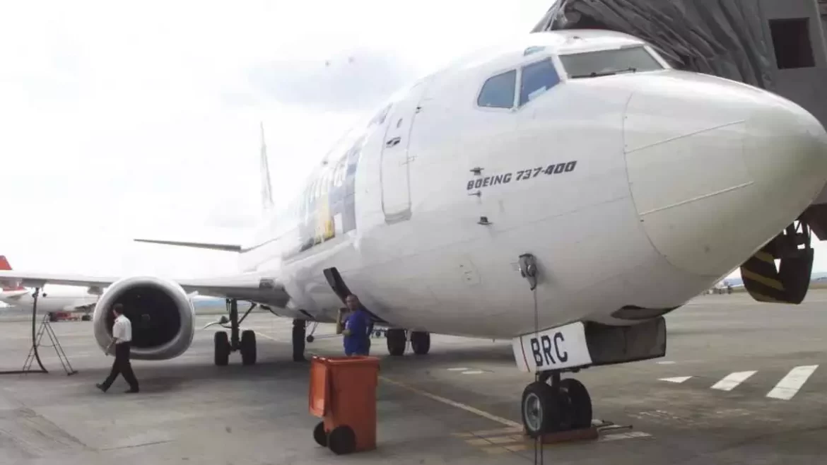 Passageiro com passaporte falso é retirado de voo internacional em Confins