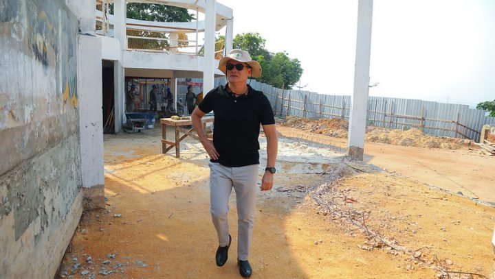 Prefeito David Almeida vistoria obras do ‘Local Casa de Praia’ e indica inauguração para dezembro, no Natal