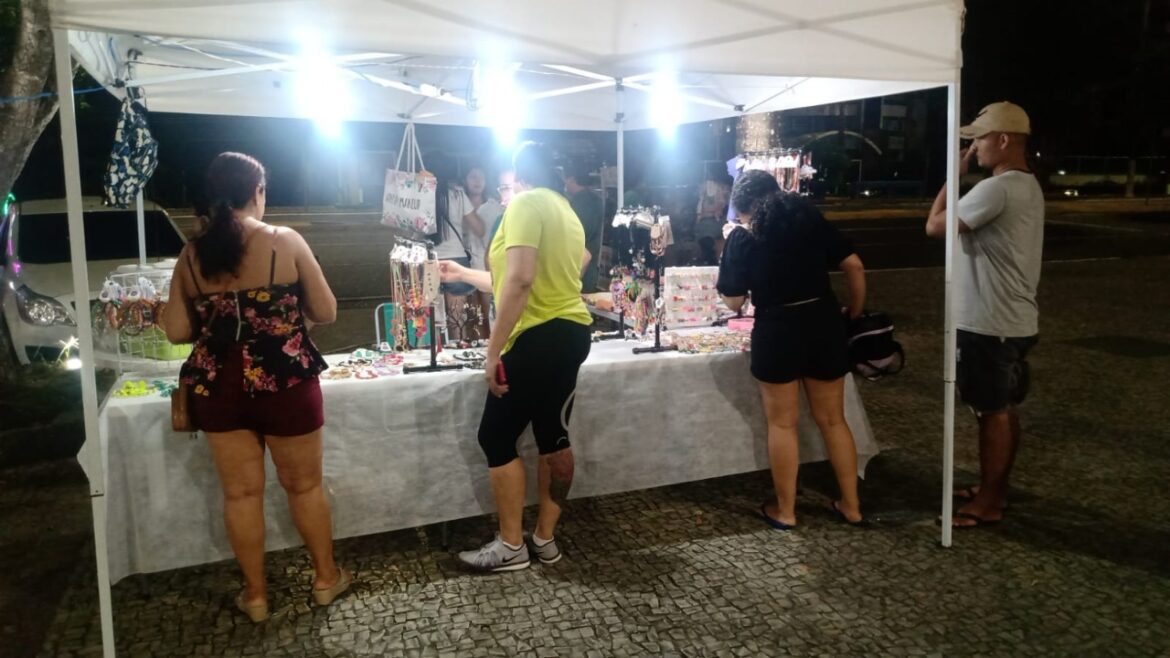 Prefeitura de Manaus promove Feira de Artesanato Itinerante na Ponta Negra