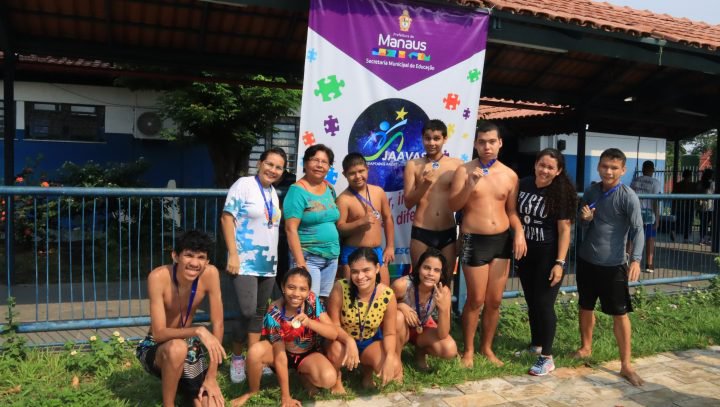 Programação do Jaavas da Prefeitura de Manaus realiza provas de natação, badminton e a corrida do abracinho