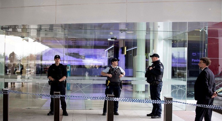 Homem atira cinco vezes em aeroporto na Austrália e é detido pela polícia