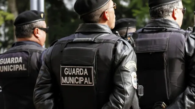 Guardas municipais não devem atuar como força policial, decide STJ