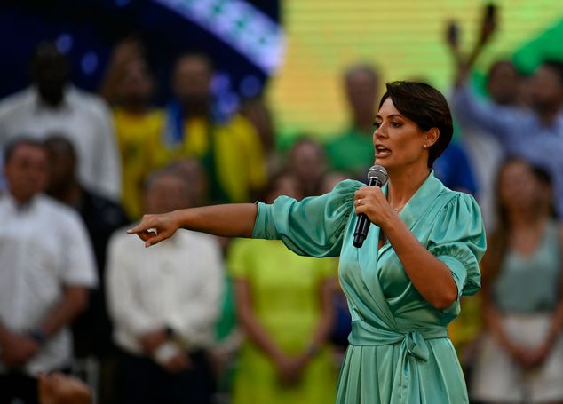 Michelle Bolsonaro é bloqueada no Twitter após intolerância religiosa