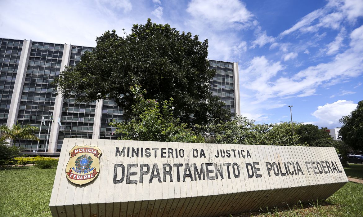 PF faz operação contra fraudes no auxílio emergencial no estado de SP