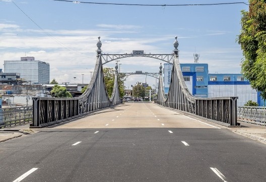 Homem é preso suspeito de jogar namorada de ponte em Manaus