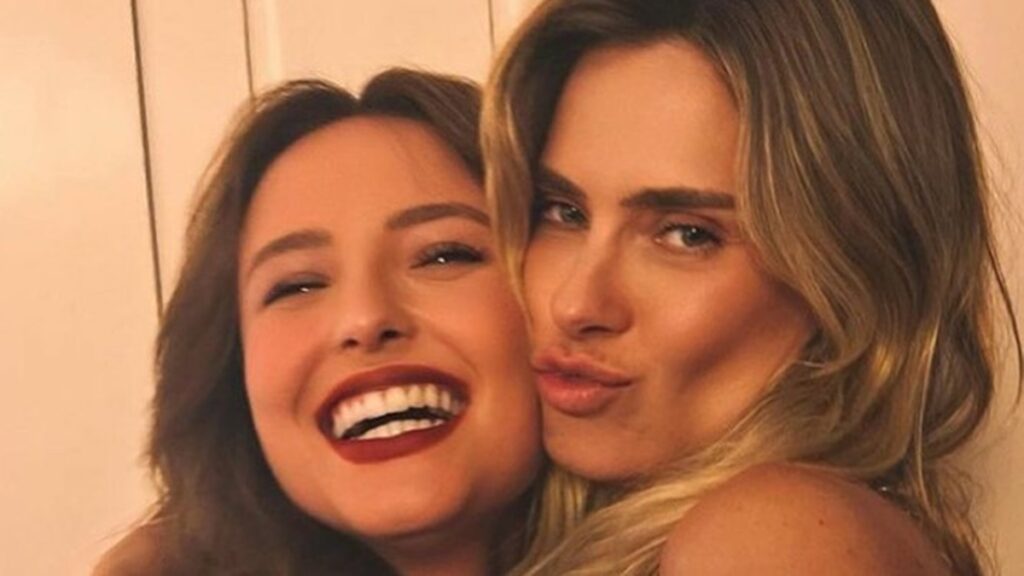 Carolina Dieckmann revela que tinha ciúme de Larissa Manoela com o ator Selton Mello