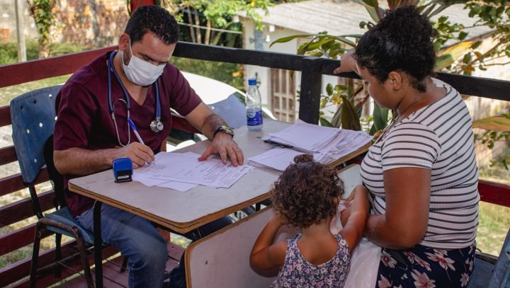 Prefeitura leva serviços de saúde para comunidade indígena na zona Leste de Manaus