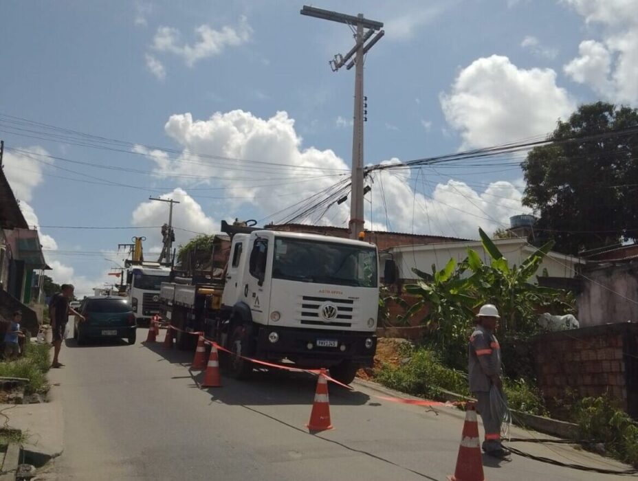 Bairro Colônia Terra Nova recebe novos postes, transformadores e rede elétrica