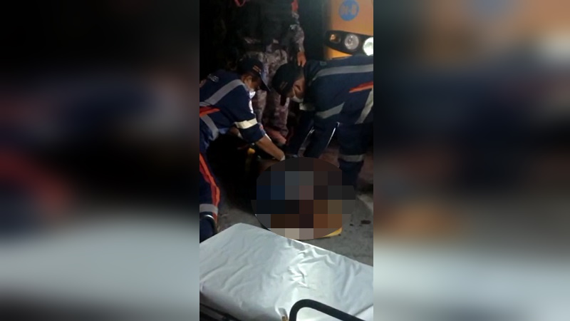 Dupla é agredida por passageiros após tentativa de assalto em “Amarelinho”