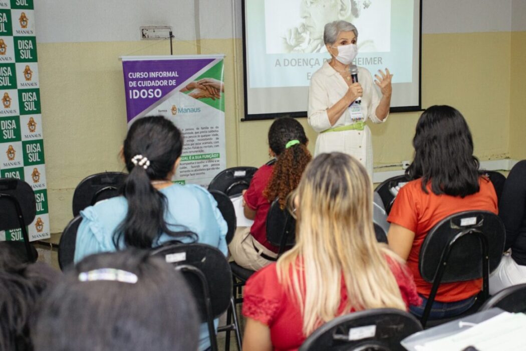 Prefeitura de Manaus dá início à nova edição do Curso Informal de Cuidador de Idoso