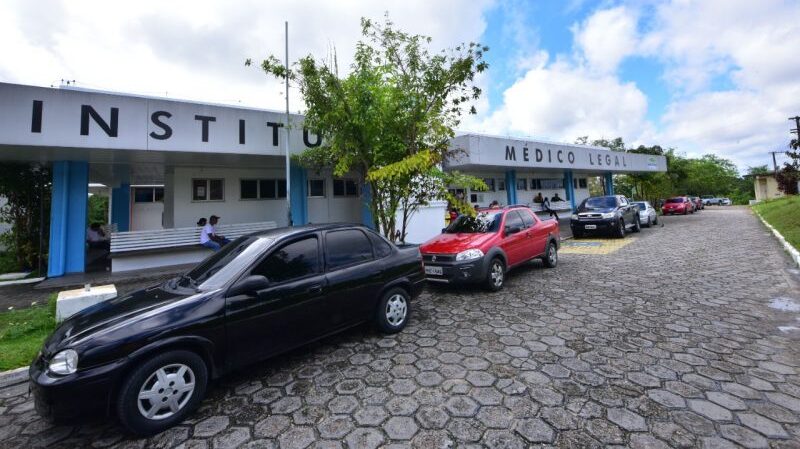 Homem é assassinado com tiros na cabeça no bairro Parque 10