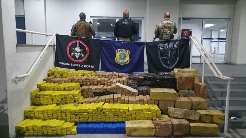 Polícia intercepta comboio transportando 1,5 tonelada de maconha para o Rio de Janeiro