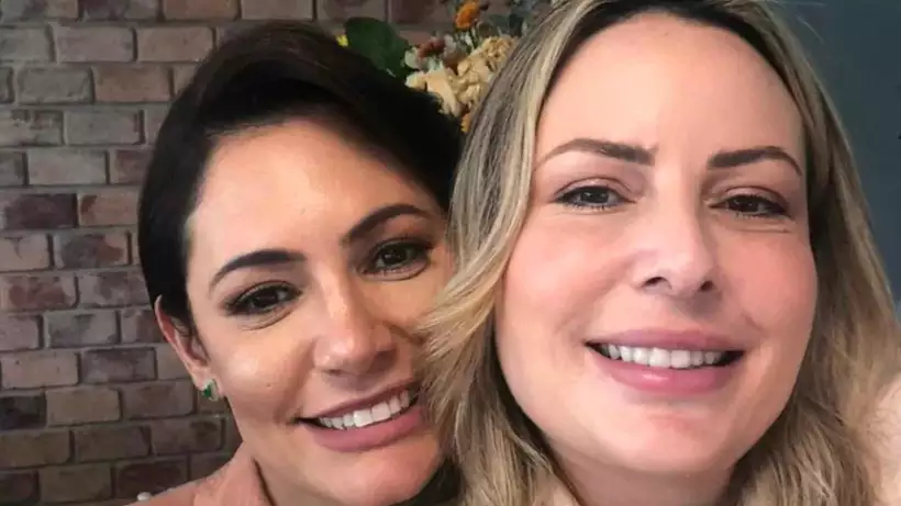 Michelle Bolsonaro tira foto com mulher de Guilherme de Pádua em BH