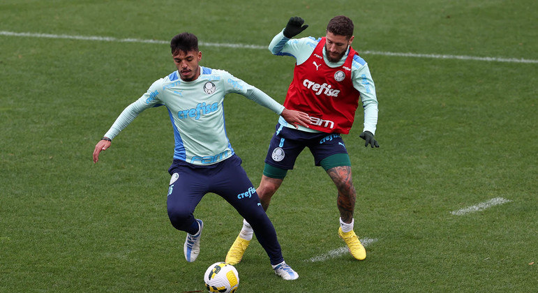 Com todos disponíveis, Palmeiras treina de olho no Flamengo