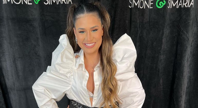 Simone pede ajuda de fãs para montar repertório de shows sem Simaria